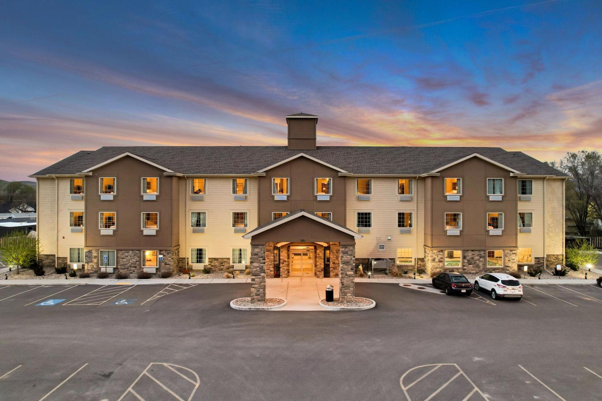 Comfort Inn & Suites Morgan Exterior photo